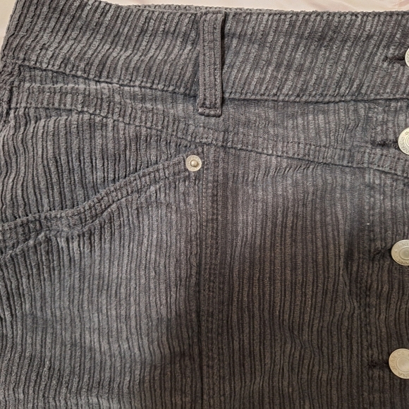 Arizona corduroy button-front skirt charcoal gray Juniors size 19 - Picture 2 of 5